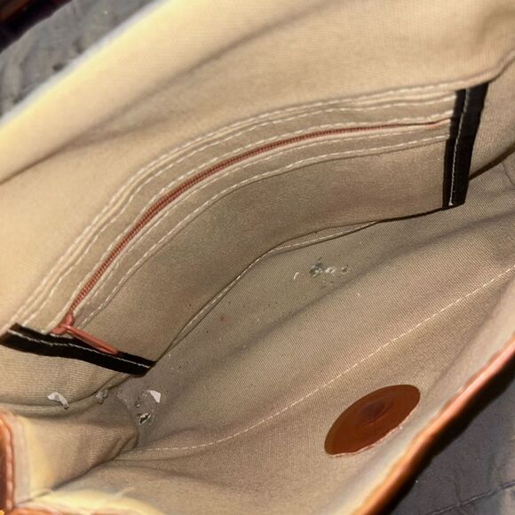 Leather and canvas meduim size purse - Picture 6 of 6